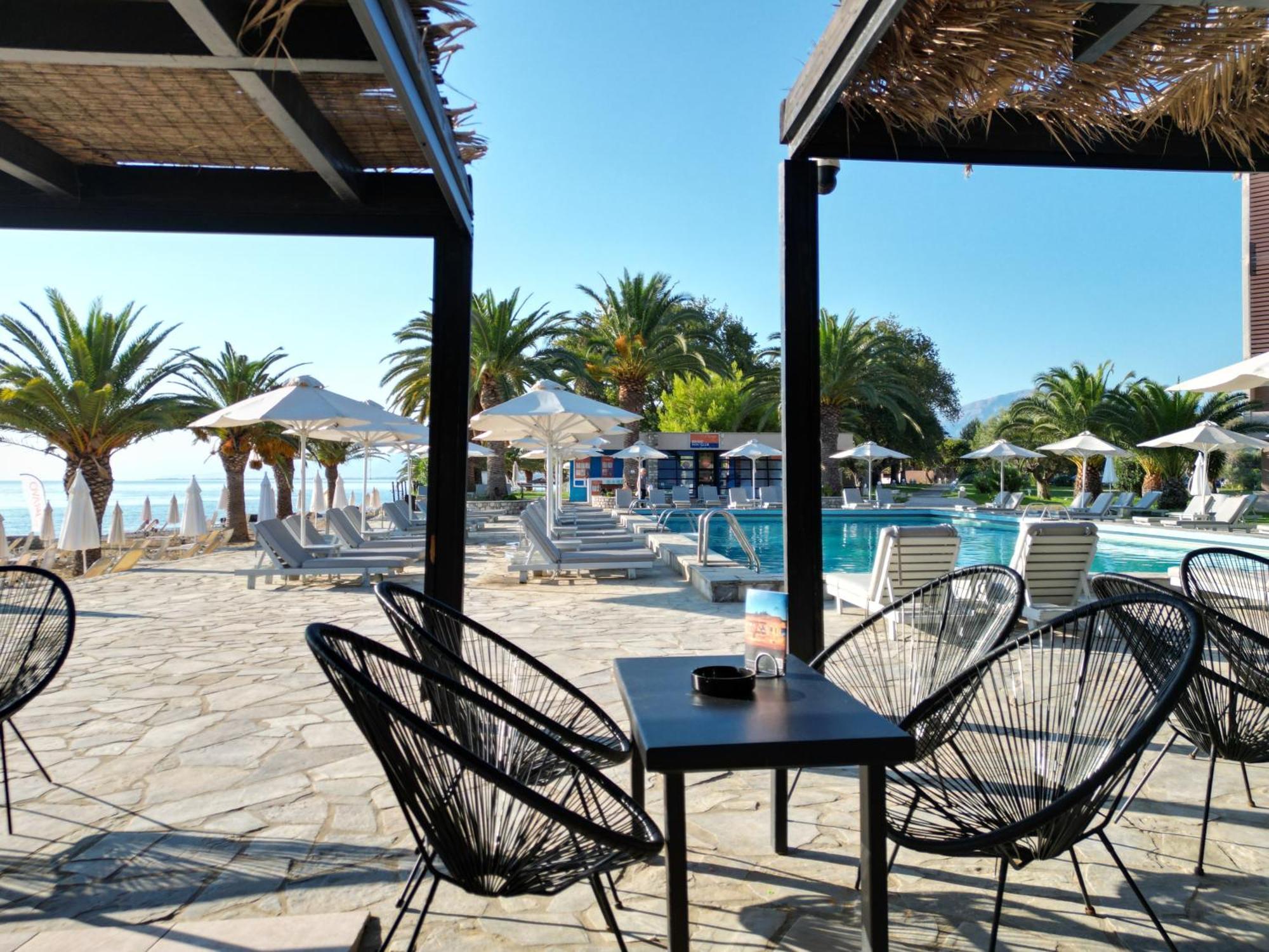Long Beach Hotel & Resort Longos  Exteriör bild